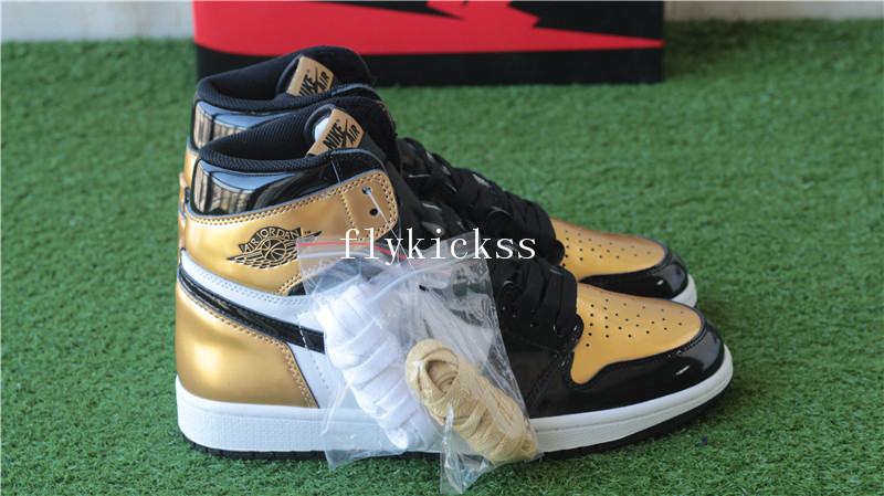 Authentic Air Jordan 1 Retro High OG Golden Toe